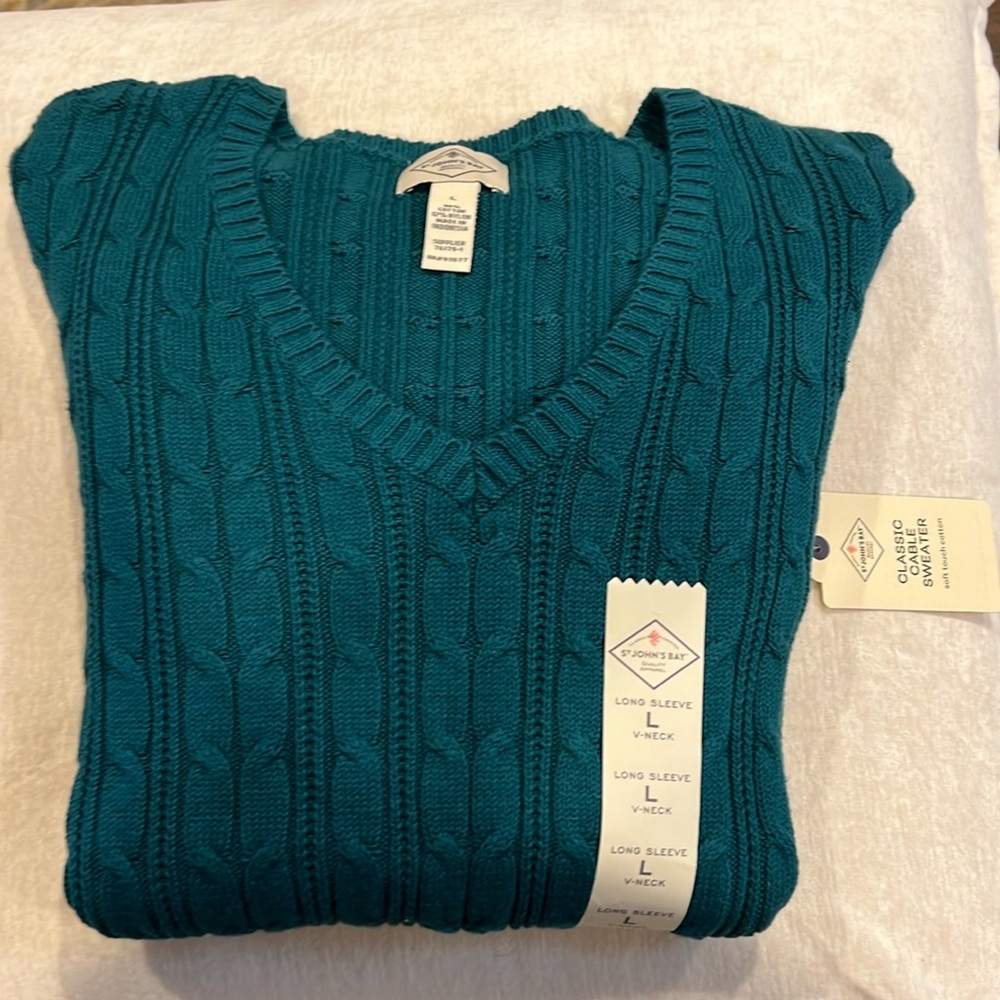 St. Johns Bay long sleeve V-neck sweater size large